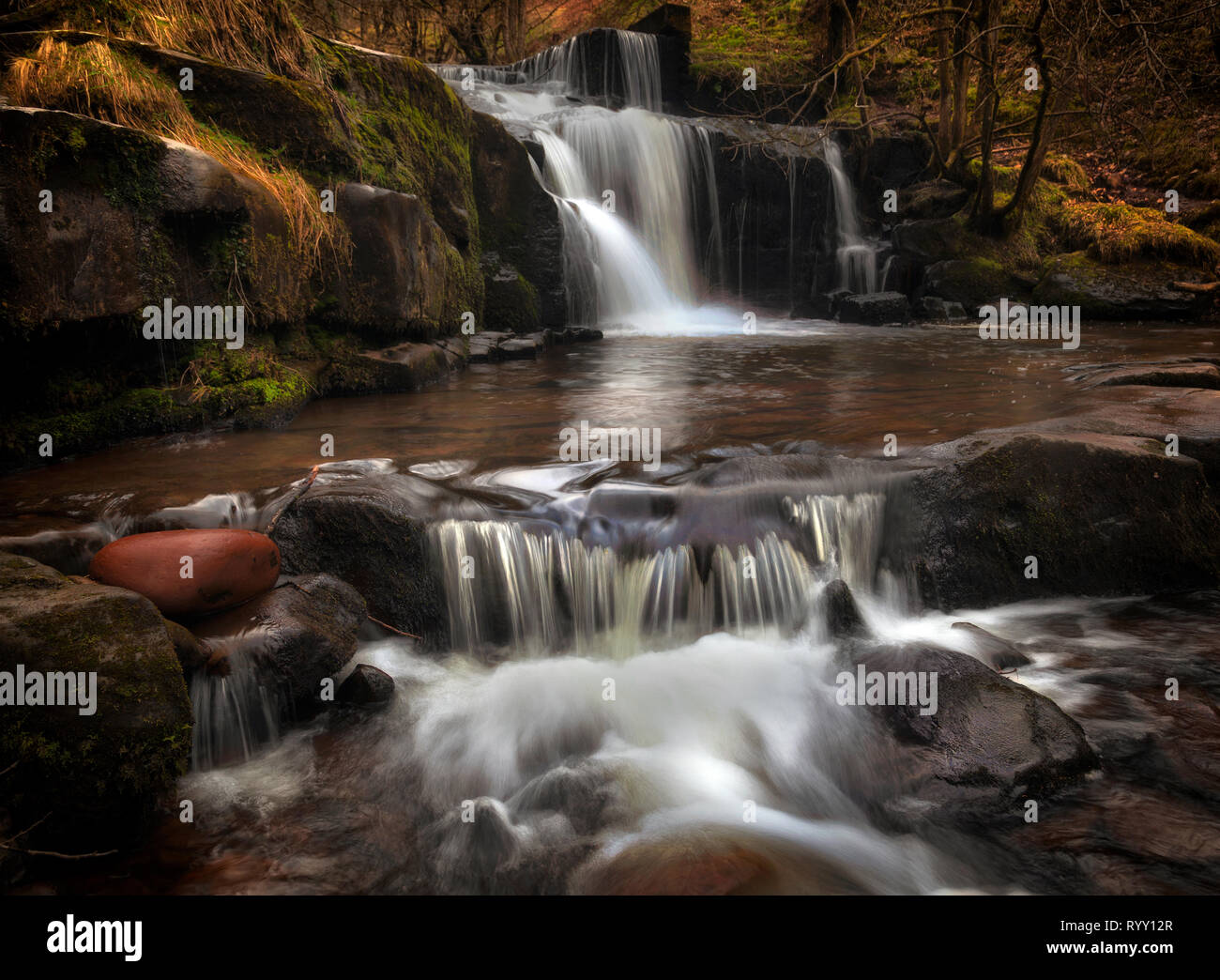 Un Blaen y Glyn cascade Foto de stock