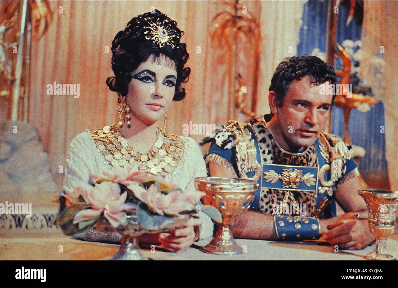 ELIZABETH TAYLOR, Richard Burton, Cleopatra, 1963 Fotografía de stock -  Alamy