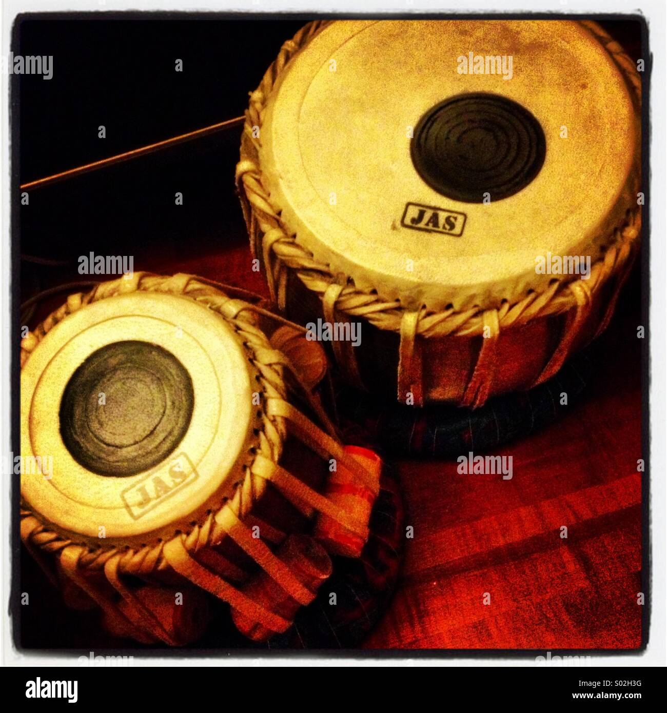 Tabla, instrumento de percusión y tambores indio Fotografía de stock - Alamy