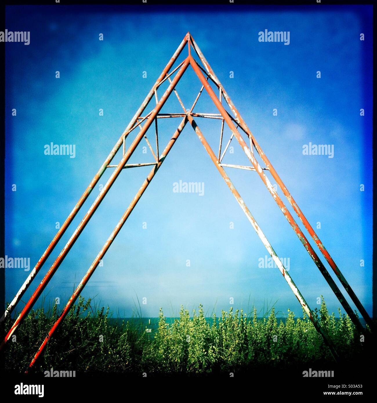Structura Triangular Estructura triangular fotografías e imágenes de alta resolución - Alamy