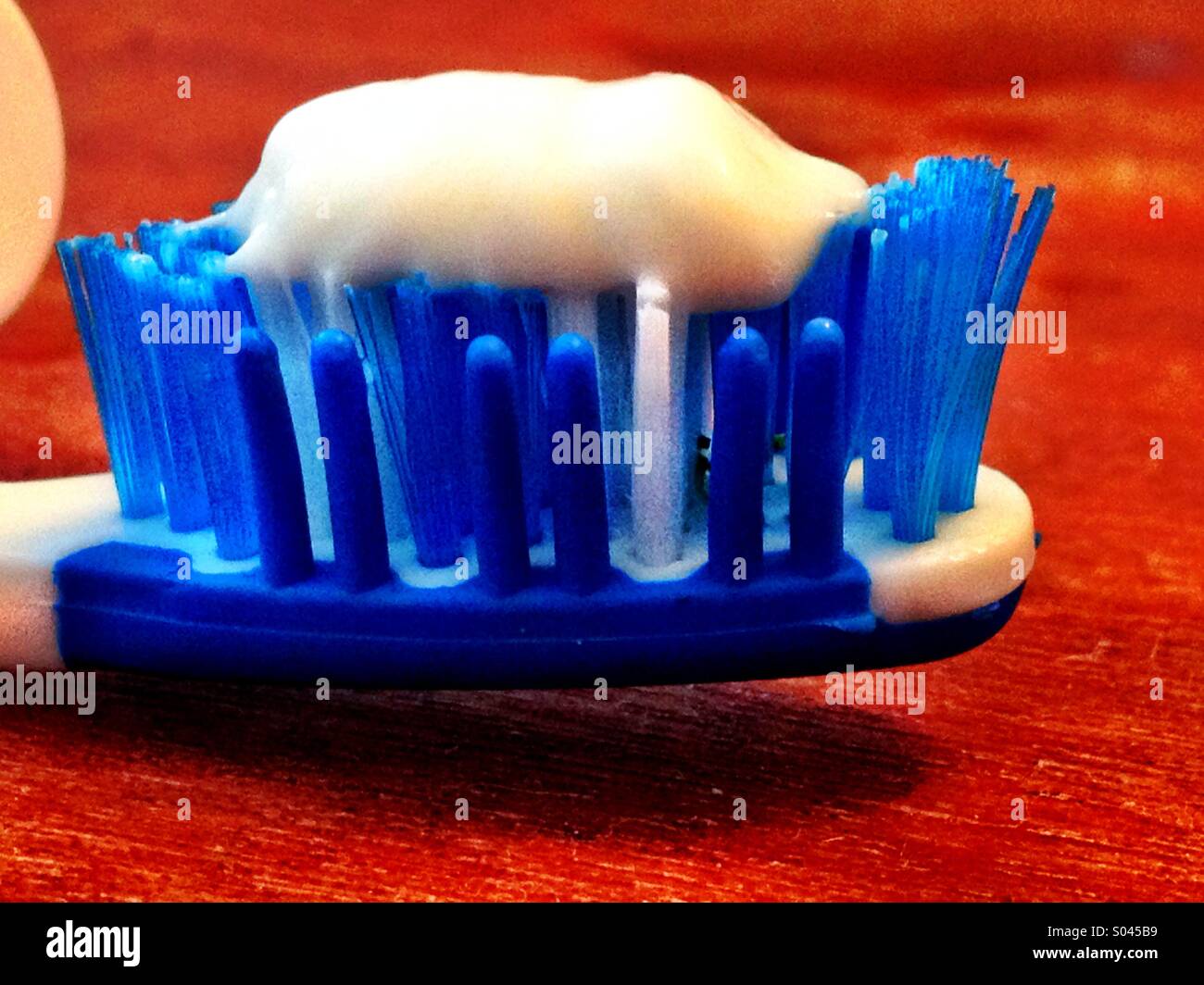 Tooth brushing fotografías e imágenes de alta resolución Alamy