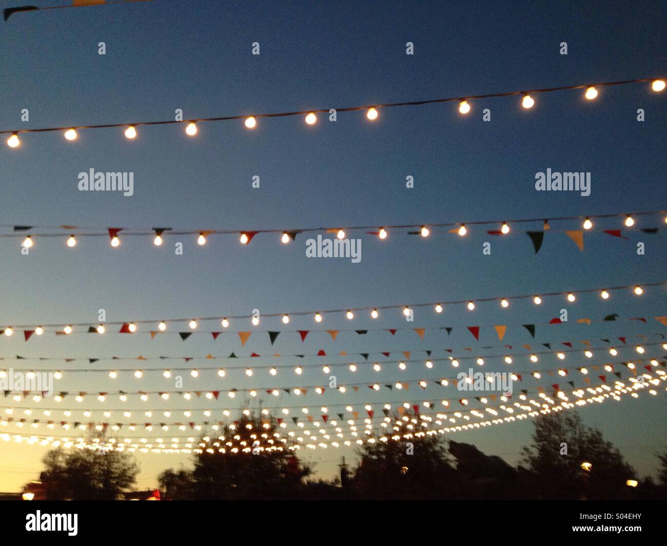 Luces de fiesta fotografías e imágenes de alta resolución - Alamy