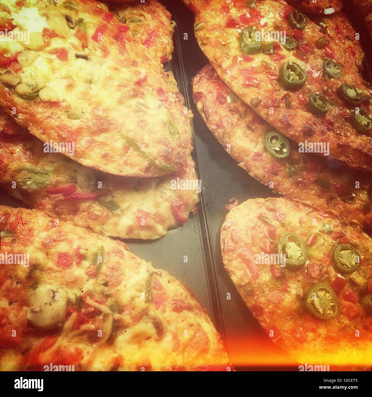 Pizza recién horneada Foto de stock