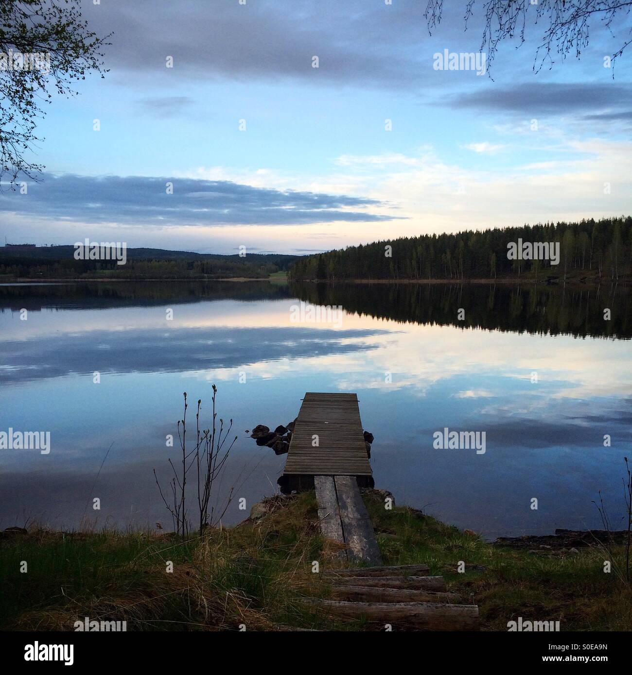 El lago Lilla Aspan en Dalarna Foto de stock