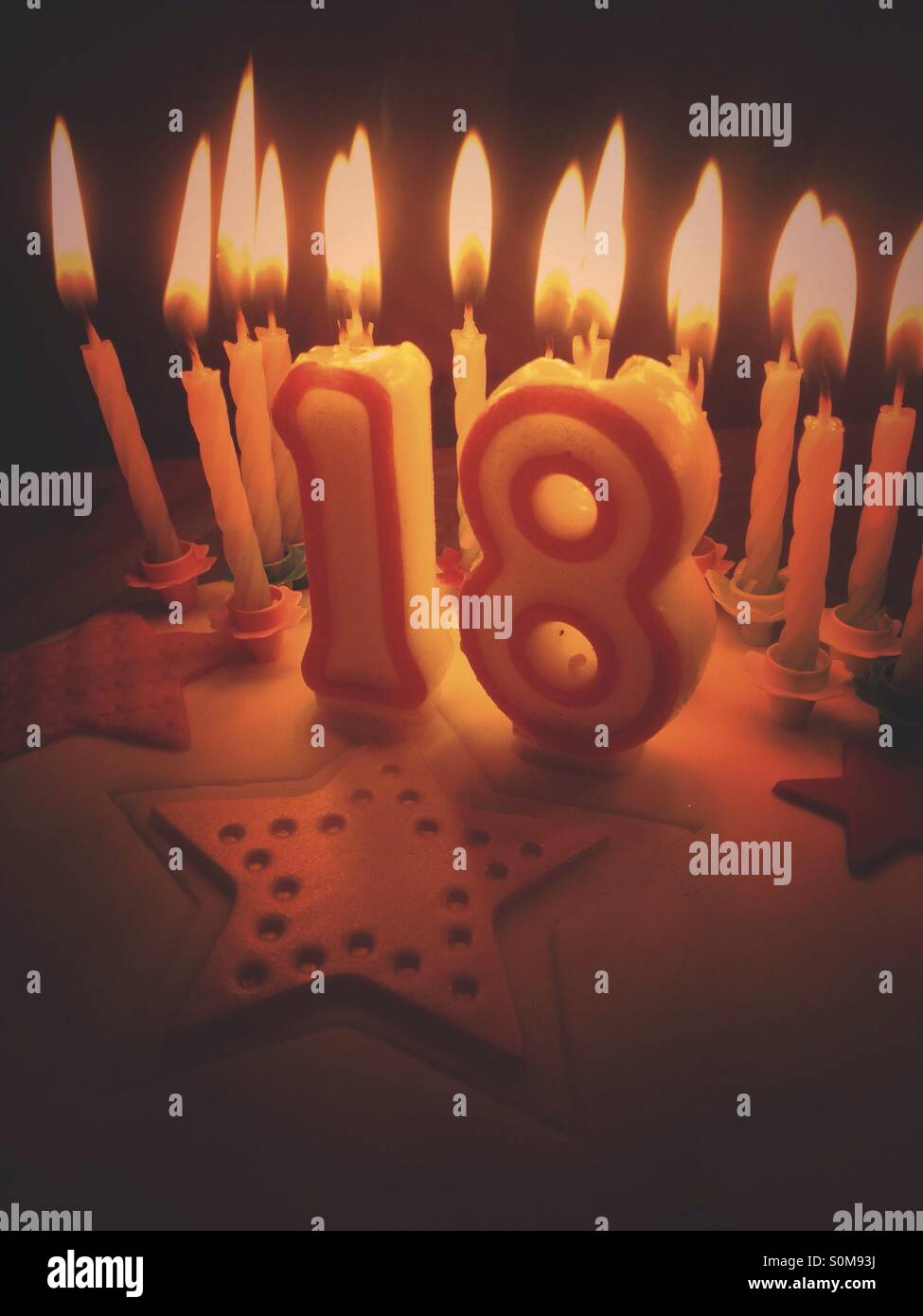 Feliz 18 cumpleaños fotografías e imágenes de alta resolución - Alamy