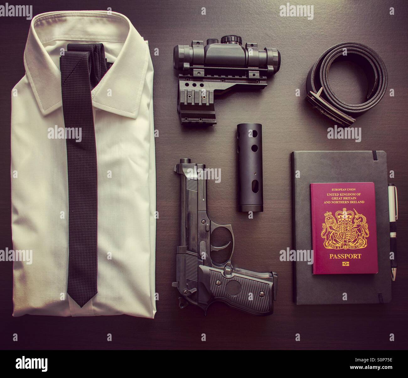 Secret Agent / spy travel kit Foto de stock