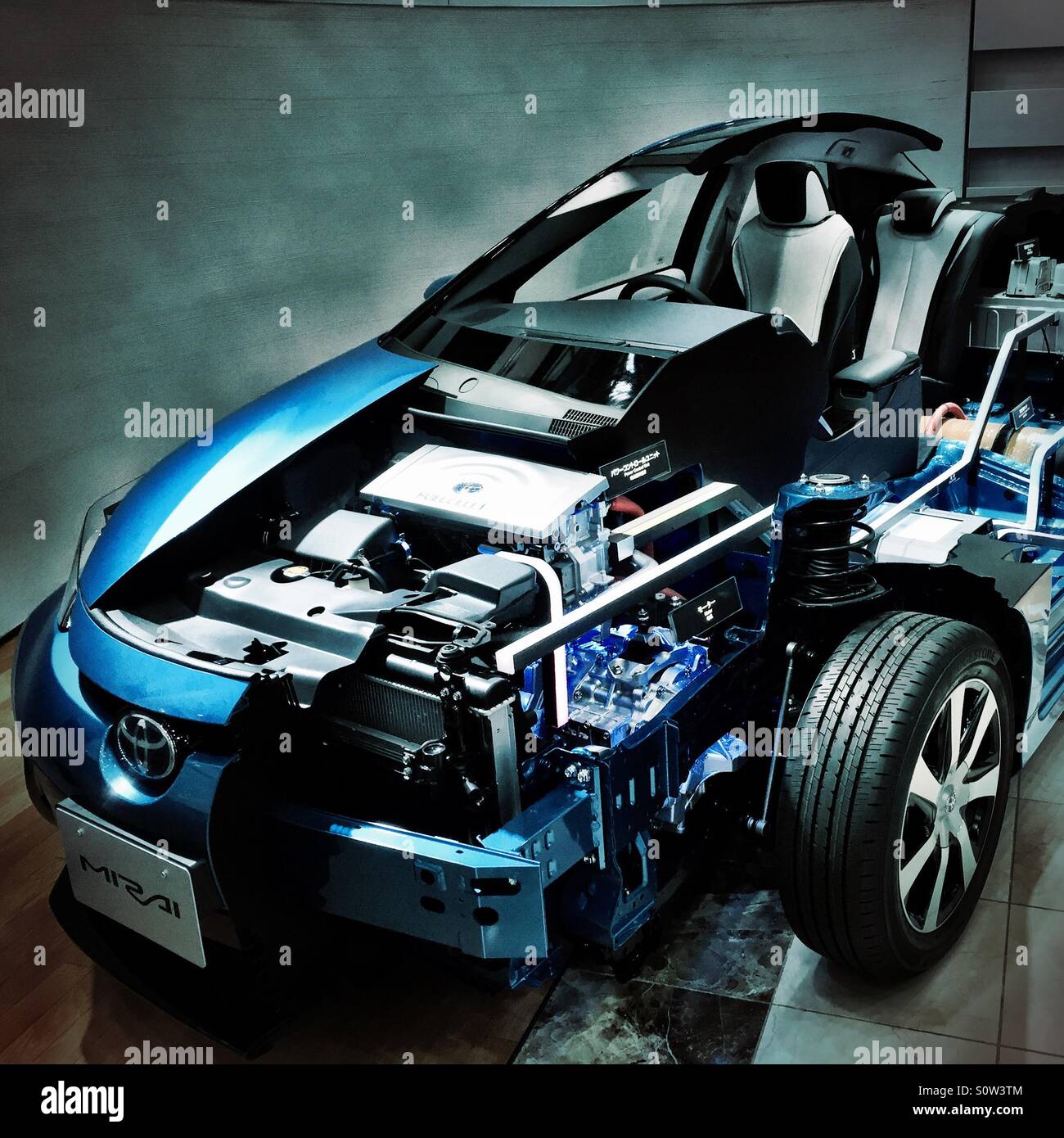 Toyota coche futurista que funciona con células de hidrógeno Foto de stock