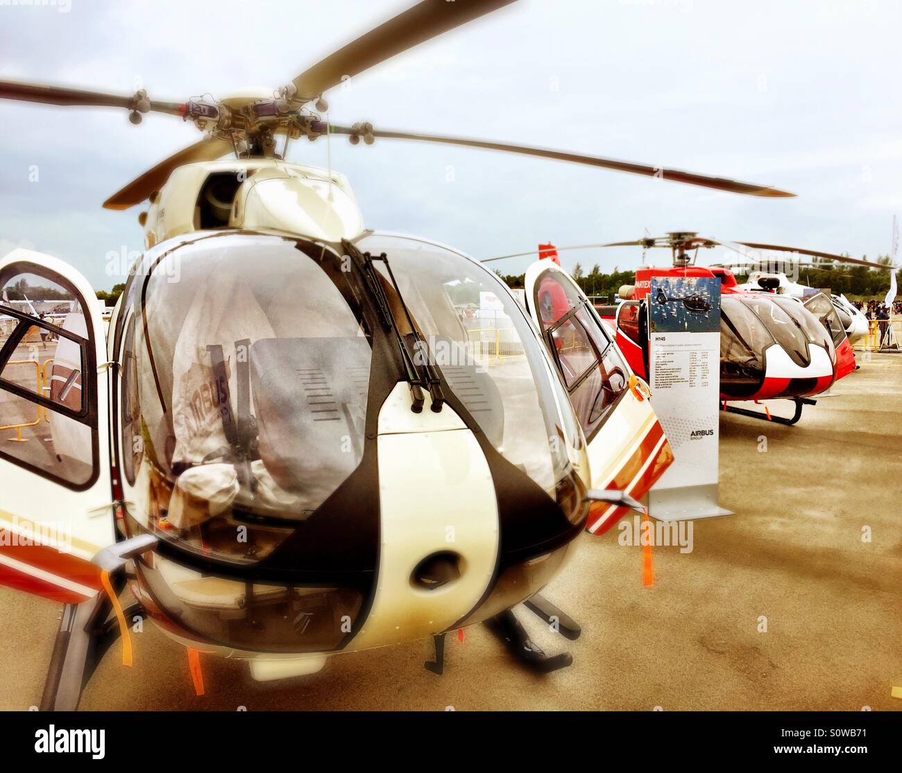 Airbus h145 helicópteros estacionados en el Singapore Air Show 2016 Foto de stock