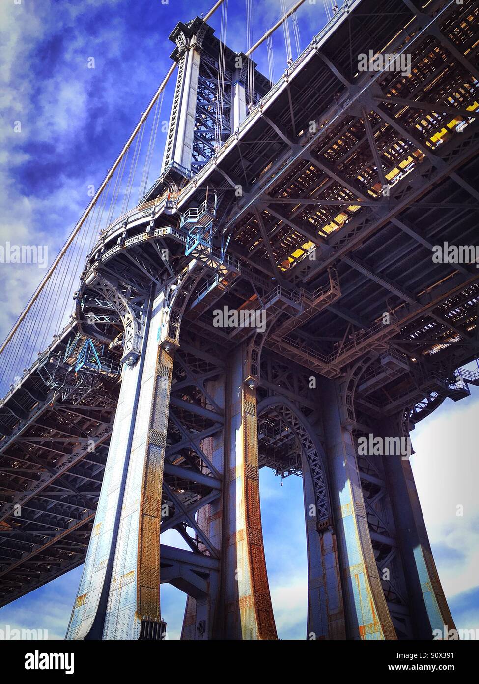 Bajo Manhattan, Brooklyn Bridge viaducto Foto de stock