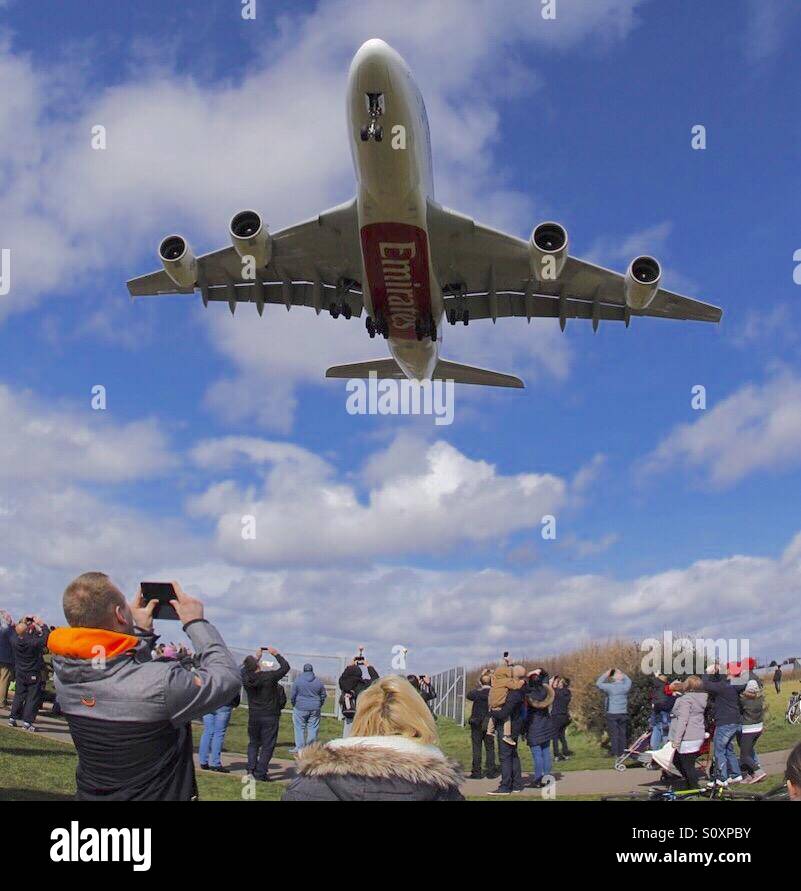 A380 Emirates Birmingham Airport Foto de stock