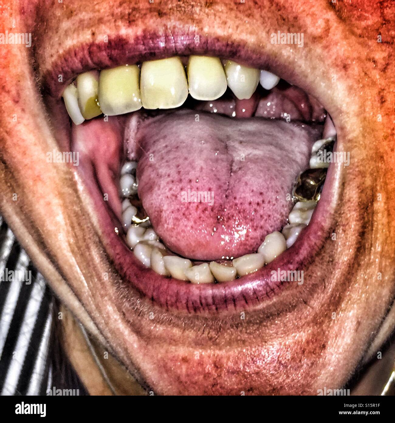 Mujer Lengua Boca Abierta Fotografías E Imágenes De Alta Resolución Alamy