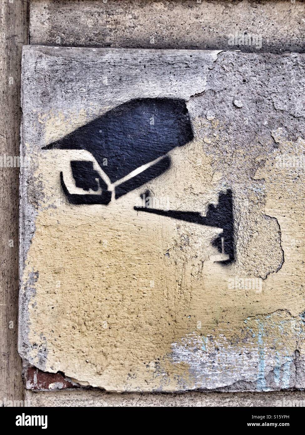 Graffiti de cámara CCTV Fotografía de stock - Alamy