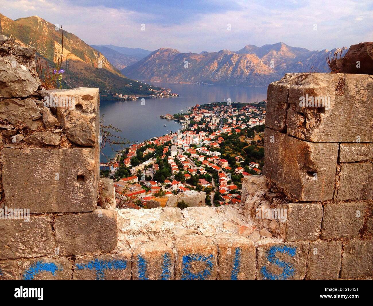 Kotor castle montenegro fotografías e imágenes de alta resolución - Alamy