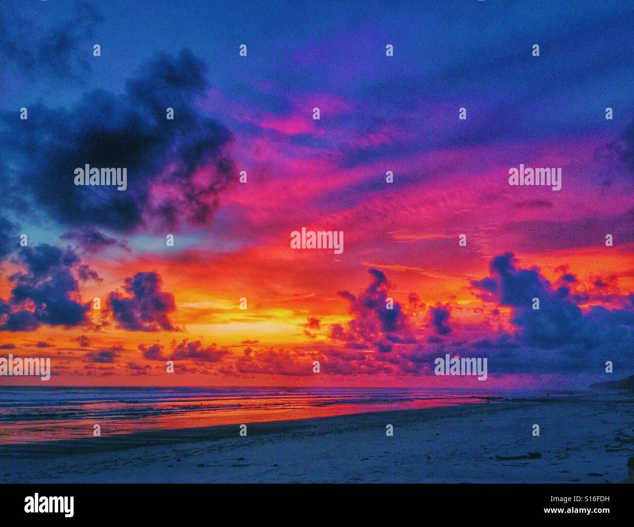 Atardecer rosado. Foto de stock