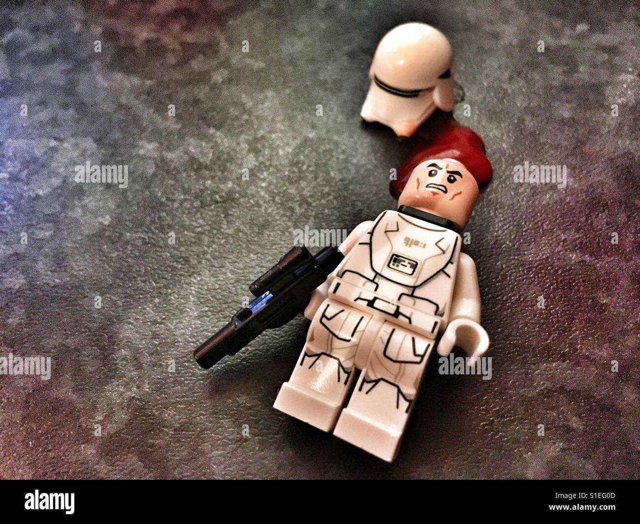 Herido de primer orden Lego Snowtrooper mini figura Fotografía de stock -  Alamy