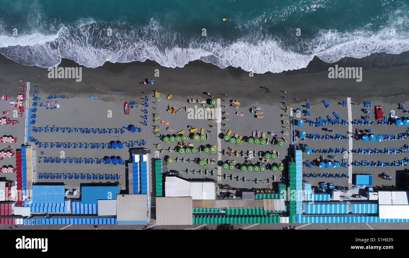 Al lado de la playa en Celle Ligure (Italia) realizado con zumbido Foto de stock