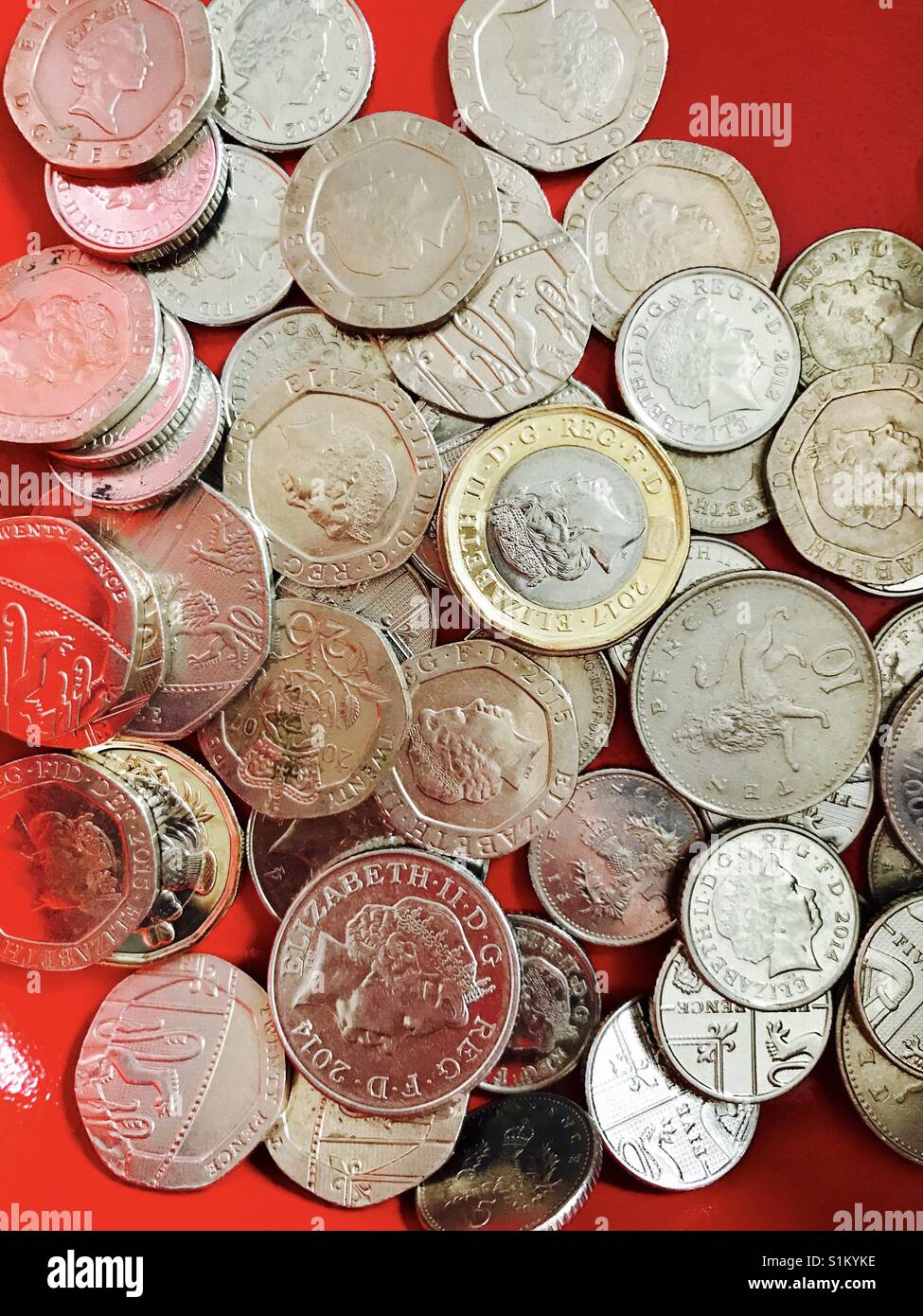 Una mezcla de monedas del Reino Unido Foto de stock