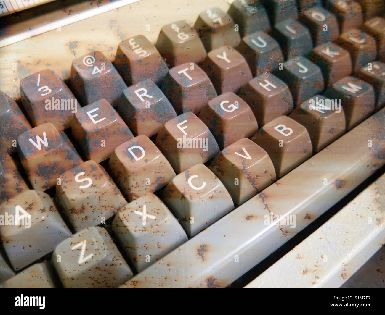 Retro keyboard fotografías e imágenes de alta resolución - Alamy