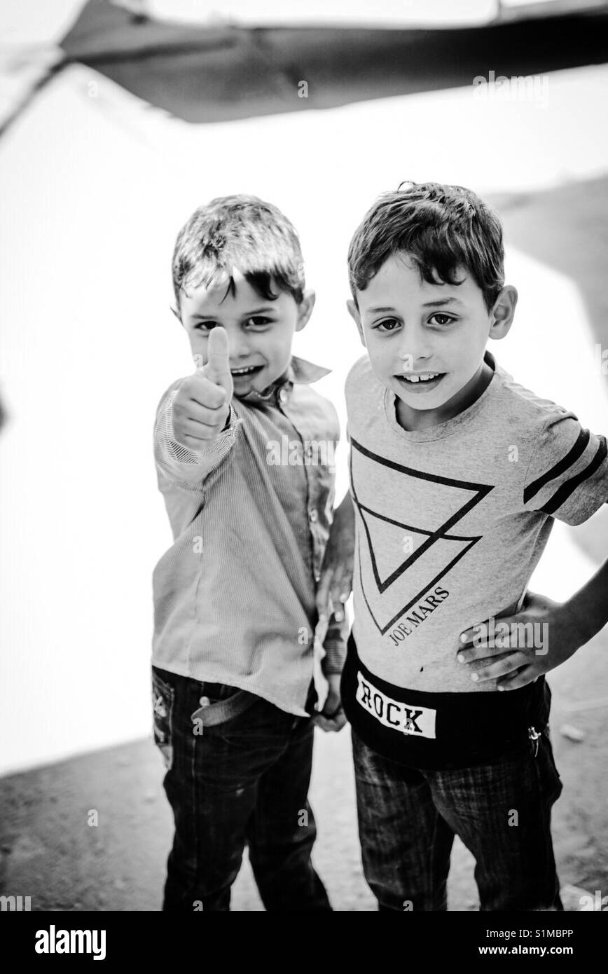 Los niños palestinos refugiados en el campamento de Arroub, Belén, Palestina. Foto de stock