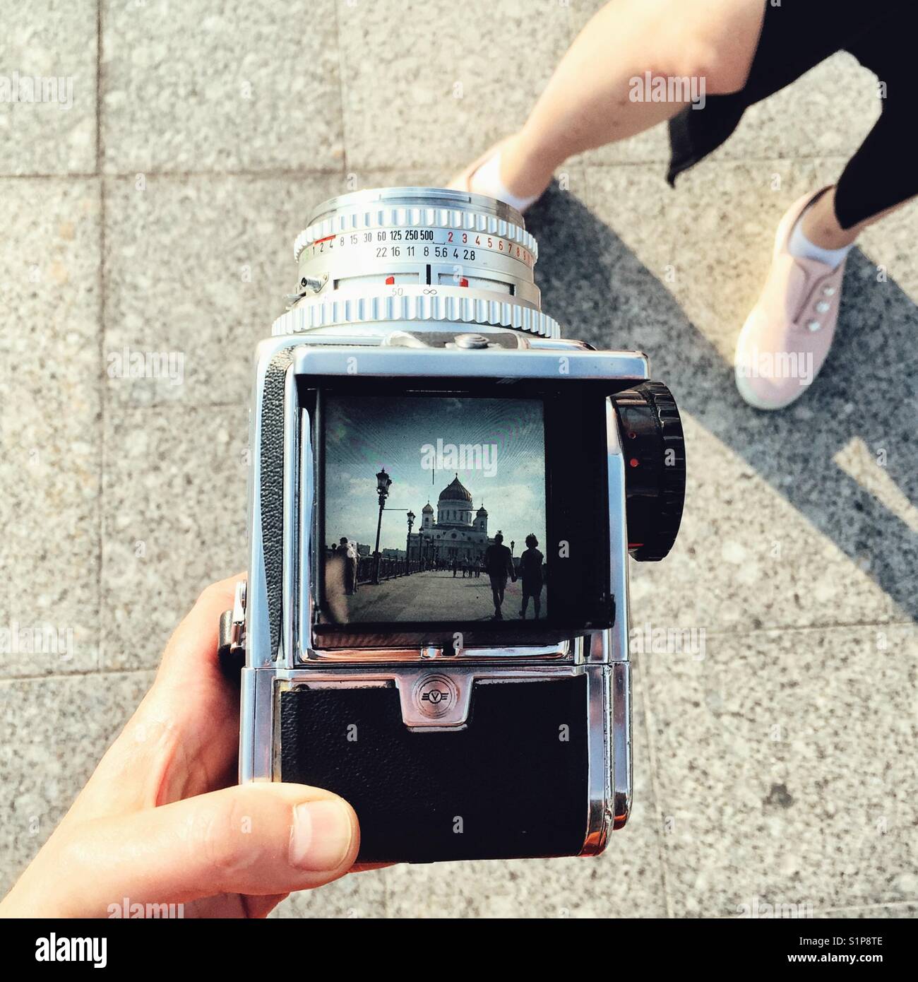 La Catedral de Cristo Salvador de Moscú, Rusia, fotografiado a través de vintage film cámara de formato medio Hasselblad Foto de stock