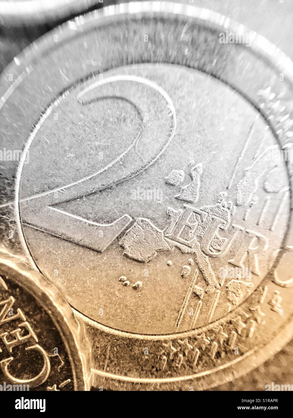 Dos monedas de euro cerrar Foto de stock