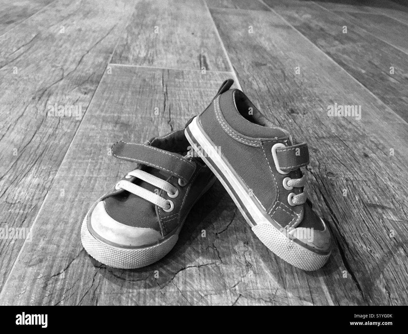 Zapatos de tenis Imágenes de stock en blanco y negro - Alamy