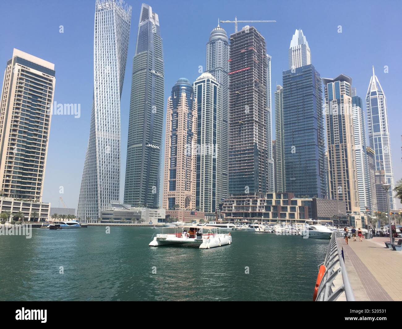 Dubai Marina caminar U.A.E. Foto de stock