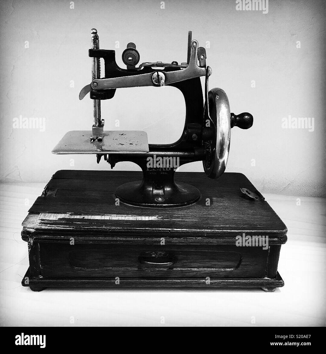 Máquina de coser Imágenes de stock en blanco y negro - Alamy