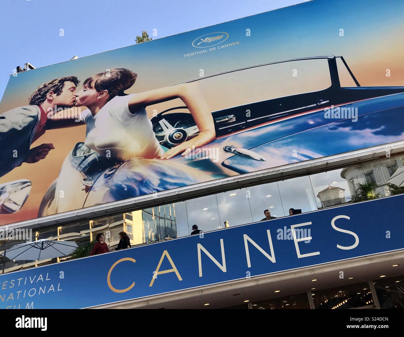 Cartelera principal en el Festival de Cine de Cannes. Foto de stock
