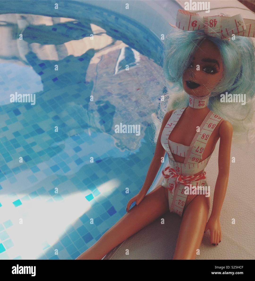 Custom made muñecas Barbie instagram - 9rincess9eaches Fotografía de stock  - Alamy