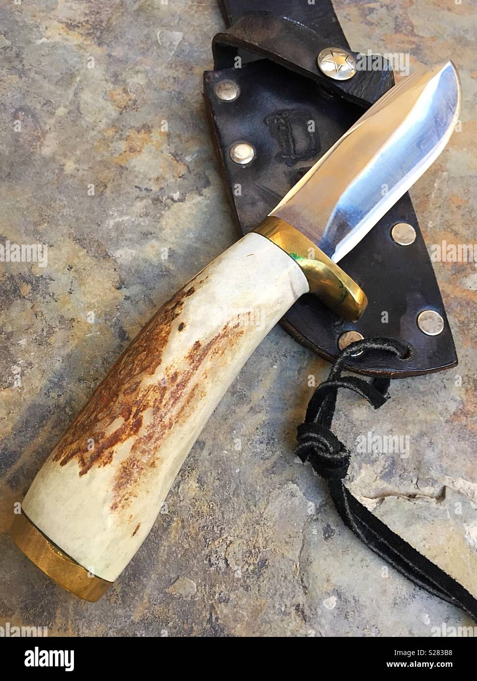 Cuchillo hecho a mano fotografías e imágenes de alta resolución - Alamy