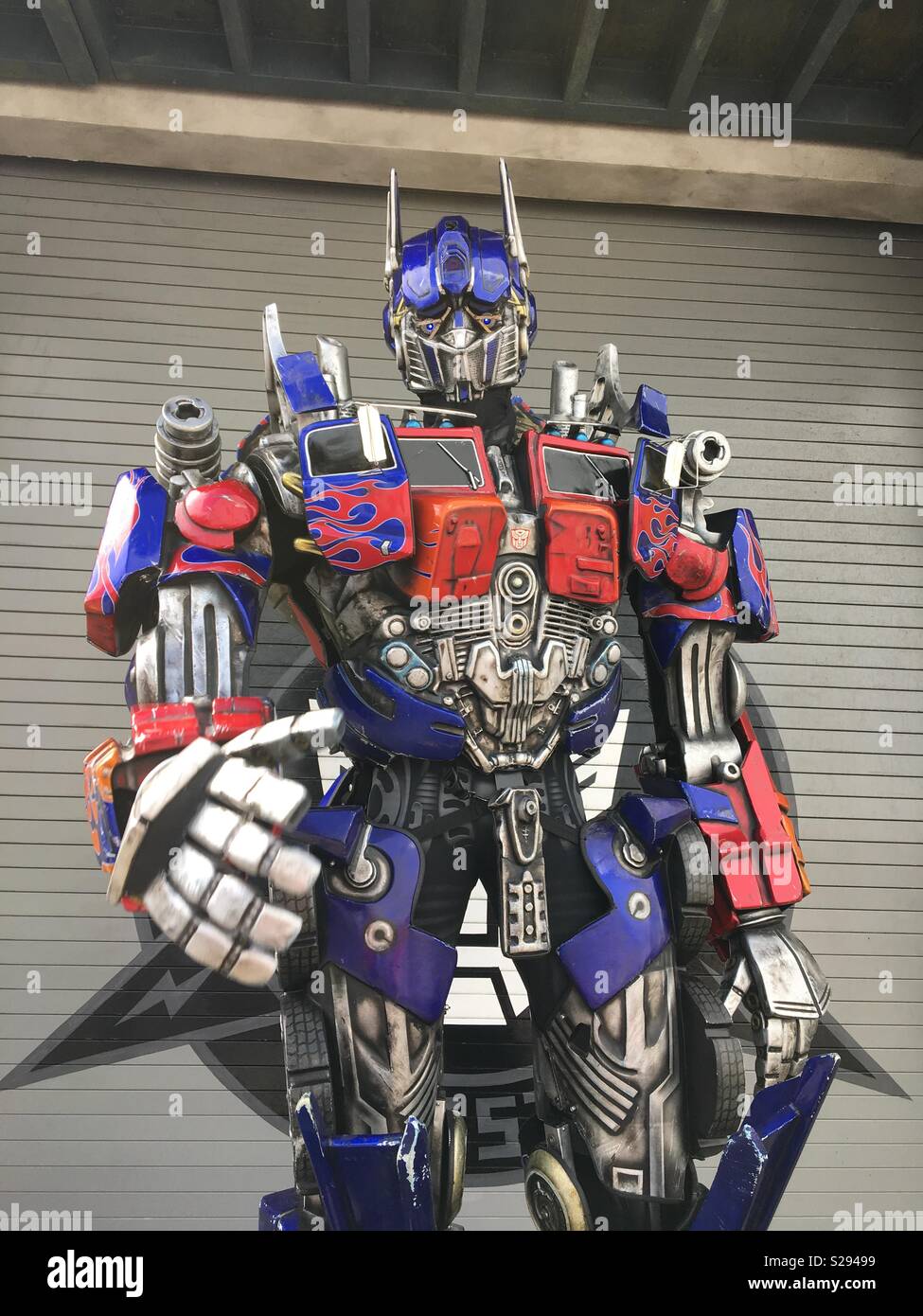 Transformers robot optimus prime fotografías e imágenes de alta resolución  - Alamy