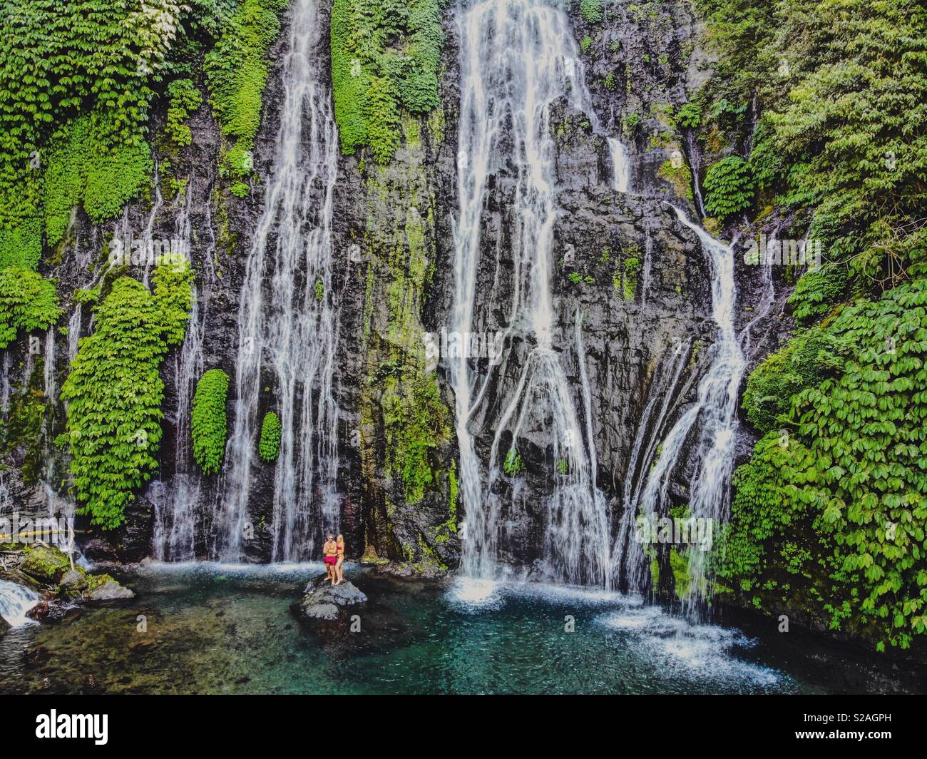 Persiguiendo cascadas Foto de stock