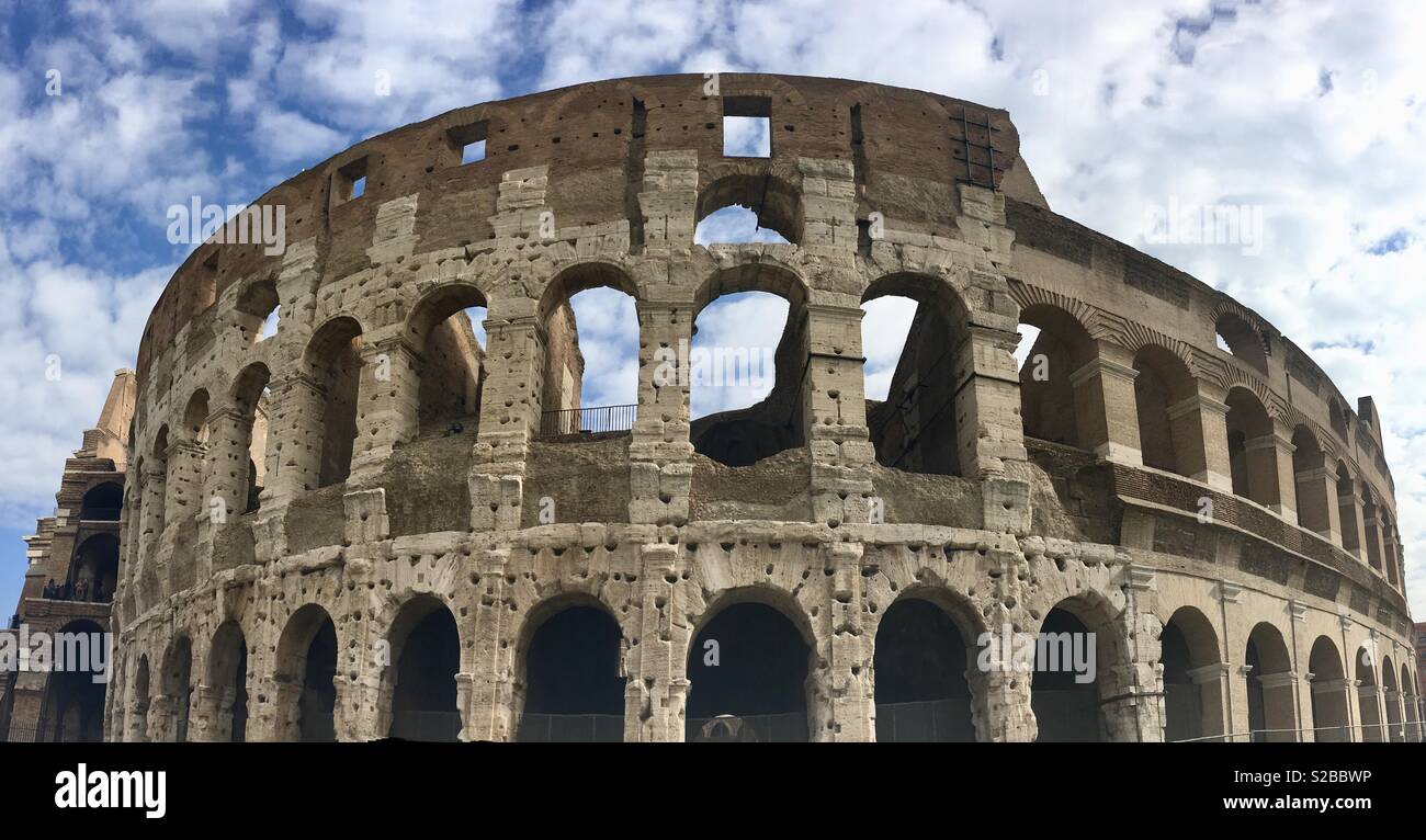 Coliseo en Roma Italia Foto de stock