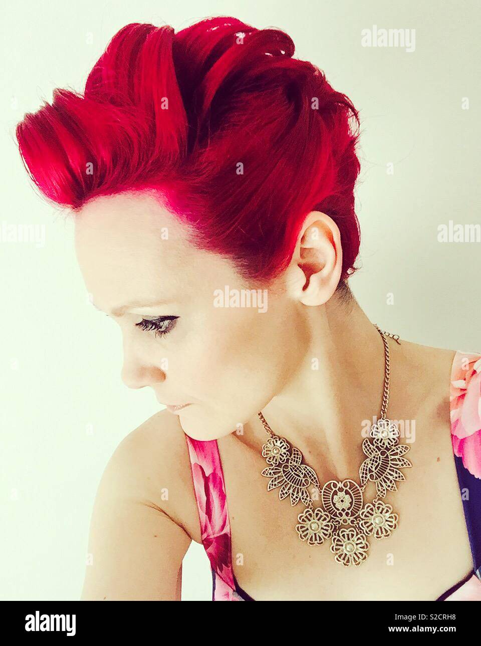 Short red hair fotografías e imágenes de alta resolución - Alamy
