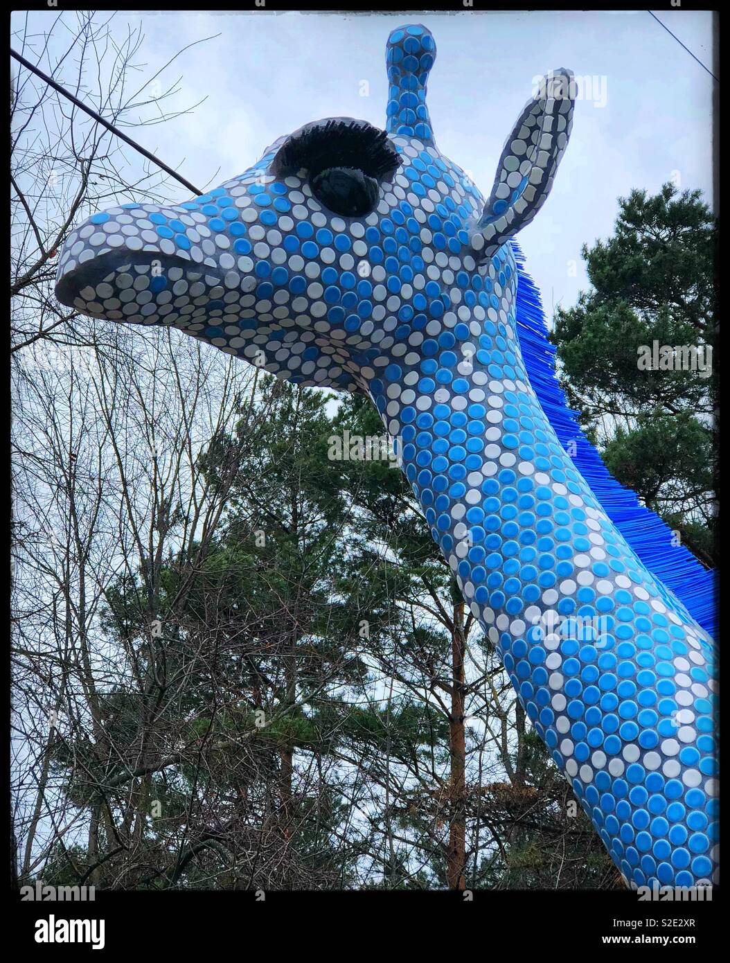 Jirafa mosaico azul Fotografía de stock - Alamy