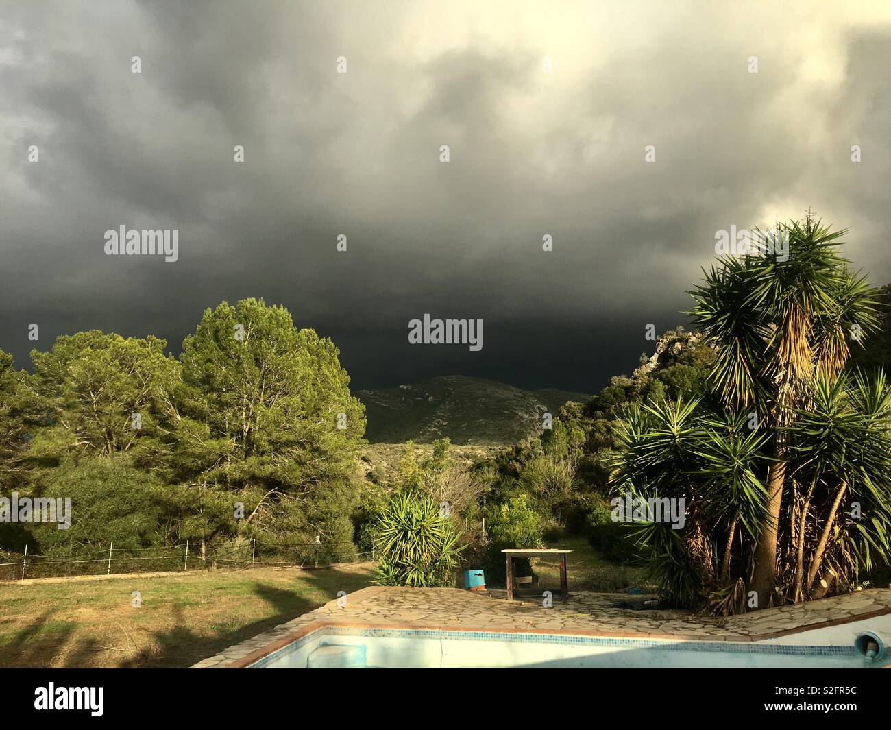 Cielos Enojado Antes De La Tormenta Fotografia De Stock Alamy