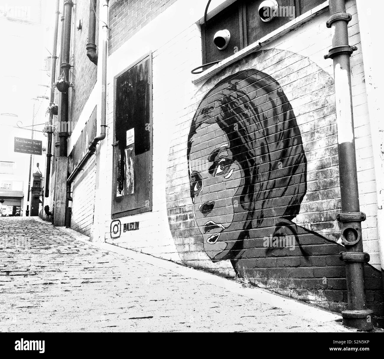 Arte Callejero Urbano En La Pared De Un Edificio En Londres