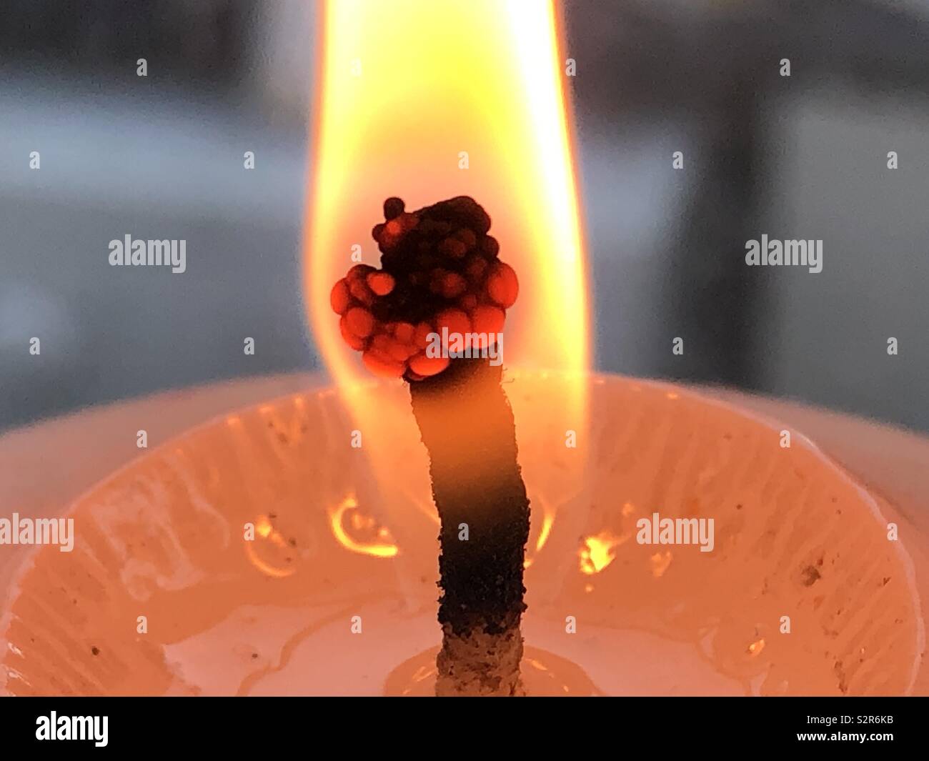 Mecha velas llama ampollas Fotografía de stock - Alamy