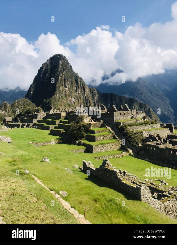 Picchu machista en las nubes Foto de stock