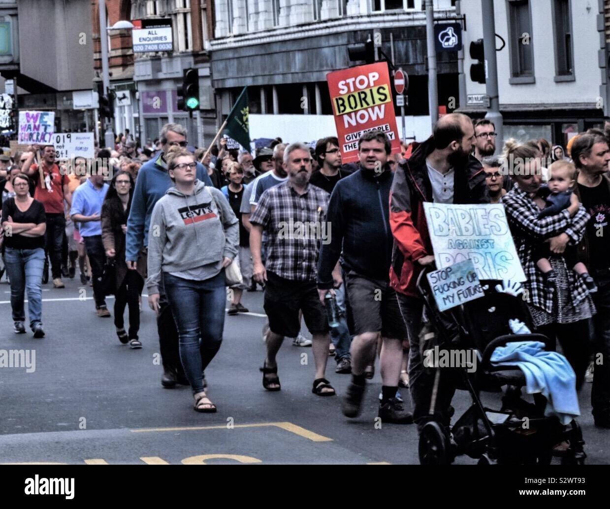 Parar el golpe de los manifestantes en el centro de la ciudad de Nottingham, Reino Unido Foto de stock