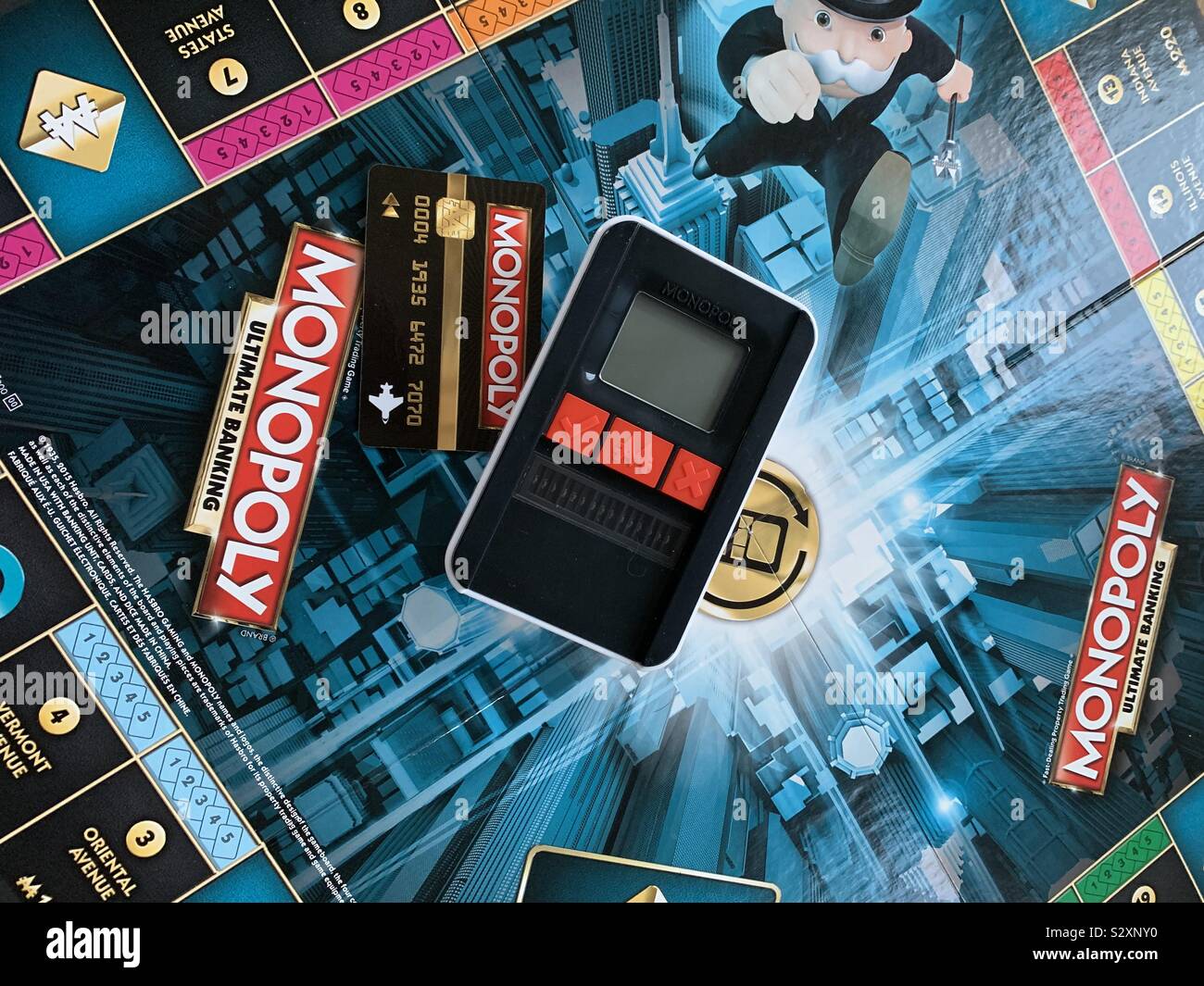 Monopolio bancario última electrónica con tarjeta de crédito y banca electrónica Fotografía de stock - Alamy
