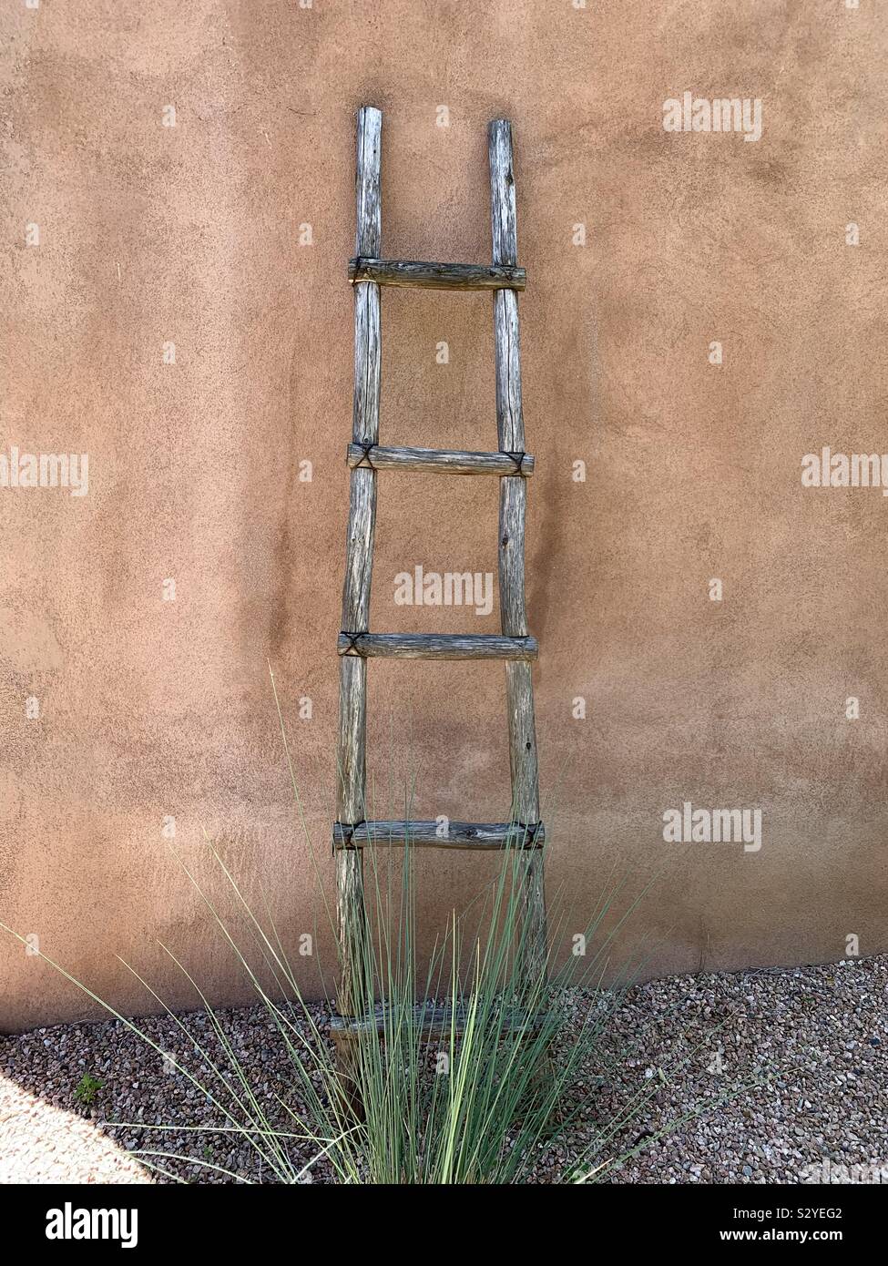 Escalera solitario Fotografía de stock - Alamy