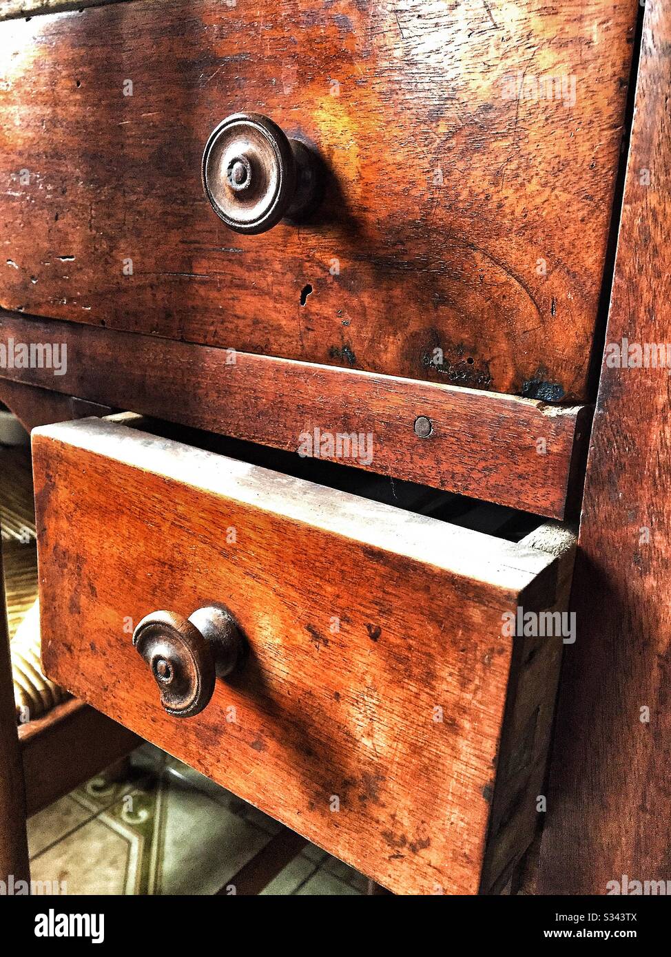 Escritorio con cajones fotografías e imágenes de alta resolución Alamy