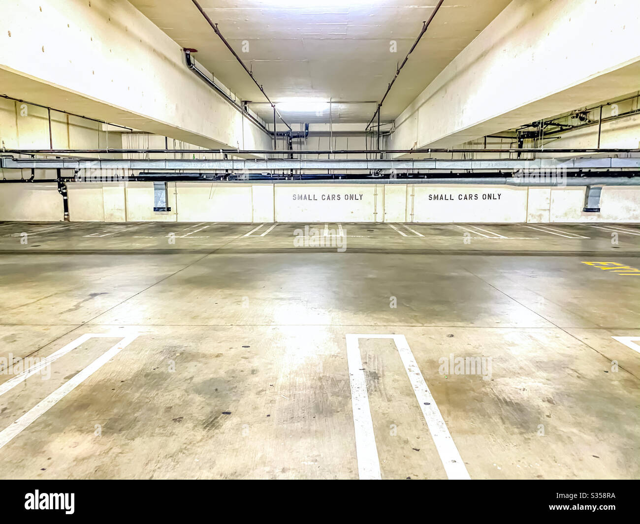 Espacio De Estacionamiento Vacio Fotos E Imagenes De Stock Alamy