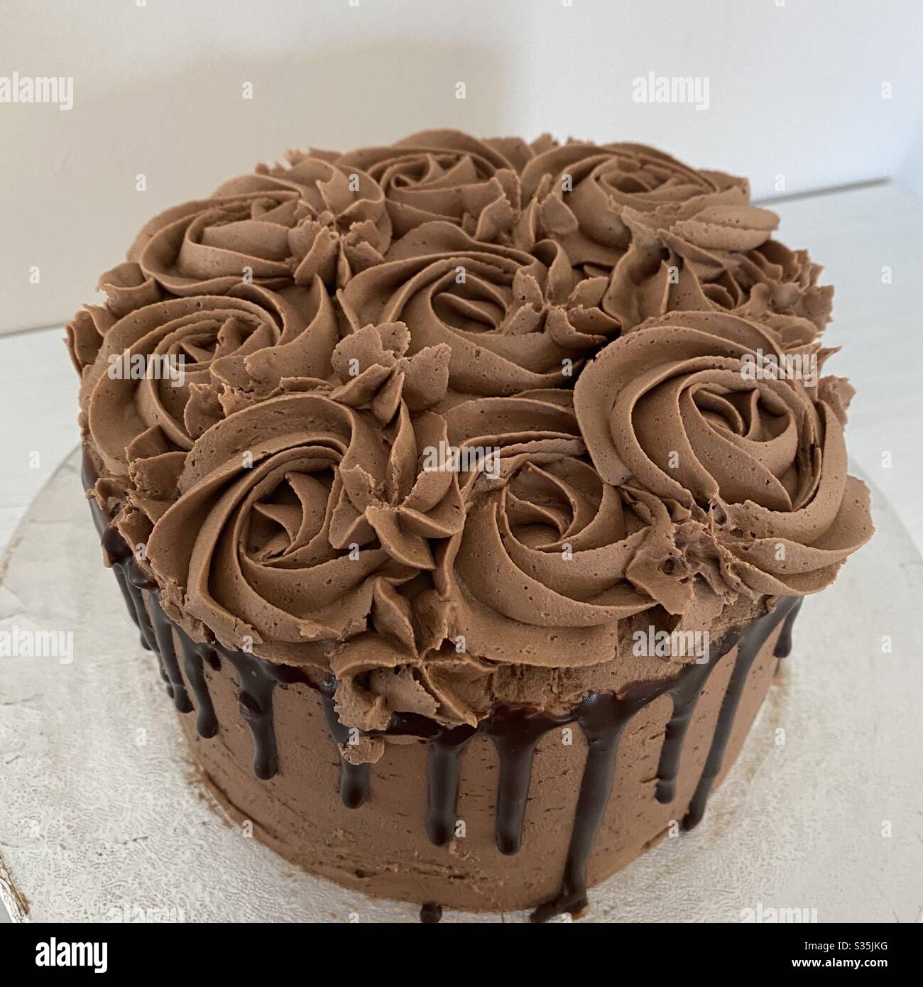 Cumpleaños de pastel de chocolate fotografías e imágenes de alta resolución  - Alamy