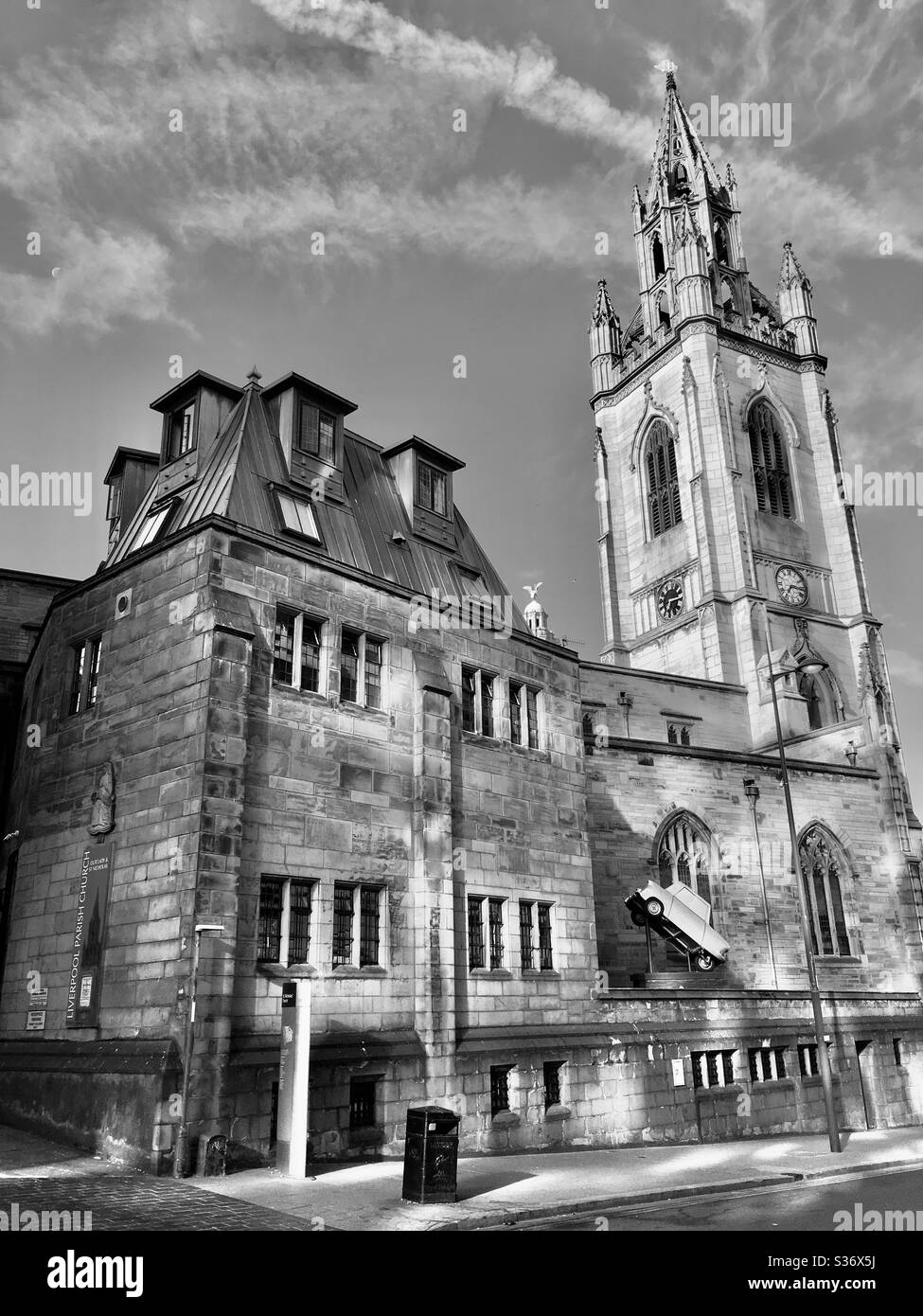Vista En Blanco Y Negro De La Iglesia En Liverpool Fotografia De Stock Alamy