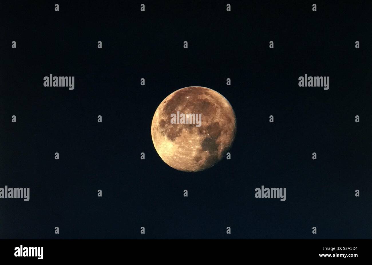 Luna de medianoche fotografías e imágenes de alta resolución - Alamy