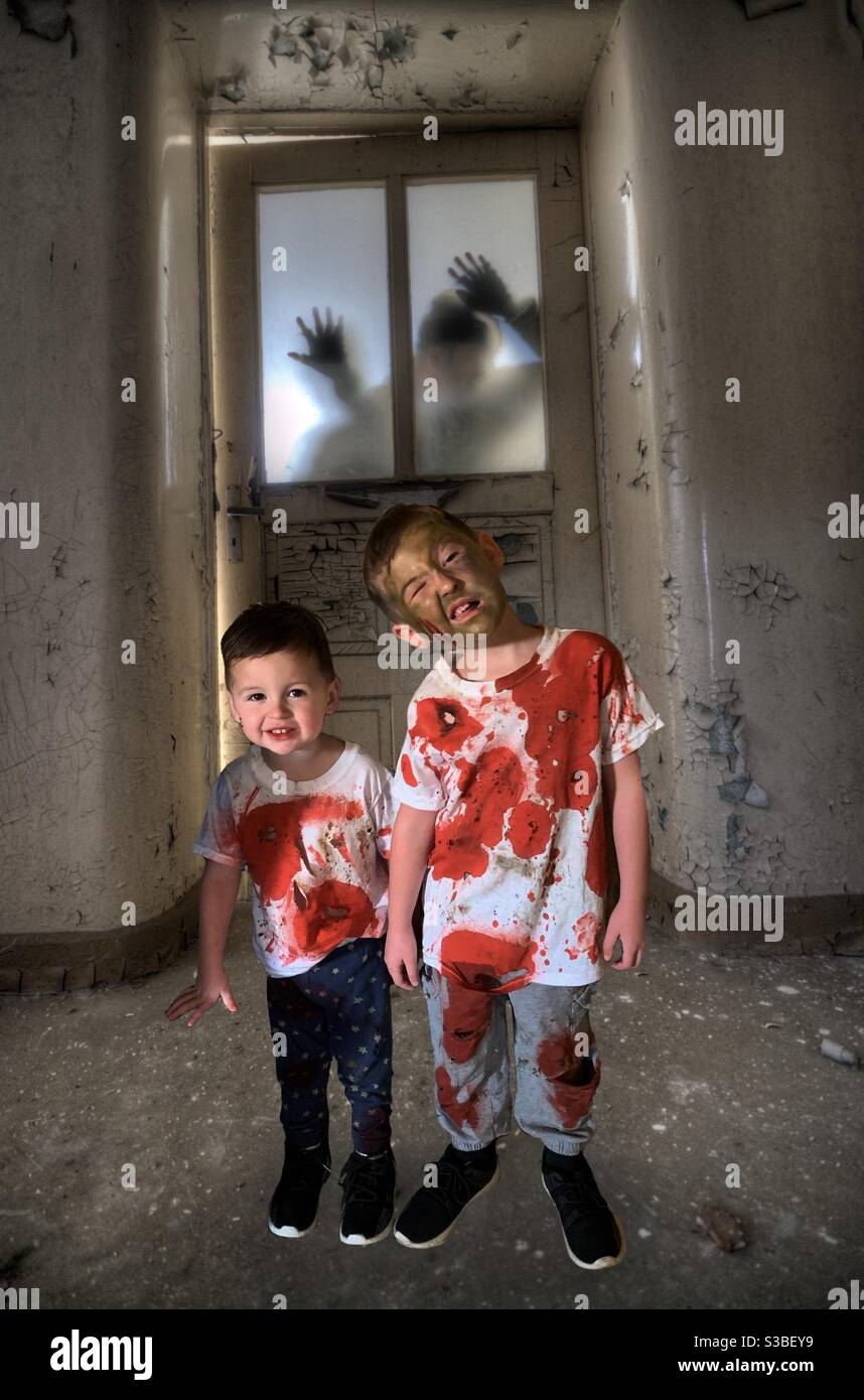 Disfraces caseros de halloween fotografías e imágenes de alta resolución -  Alamy