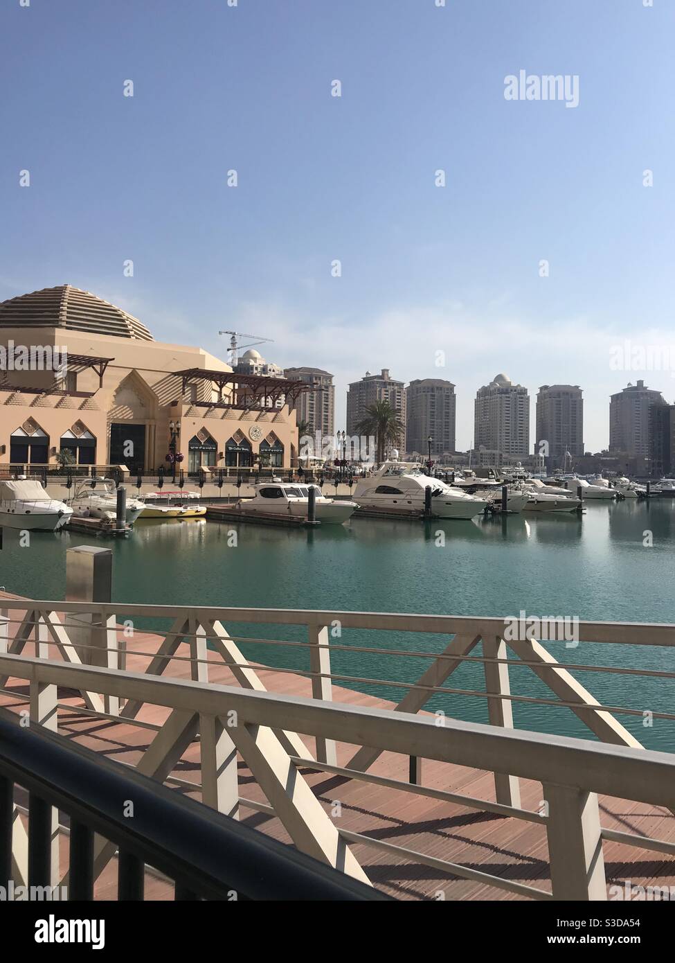Porto Arabia en la isla artificial de la Perla, Doha, Qatar Fotografía de  stock - Alamy